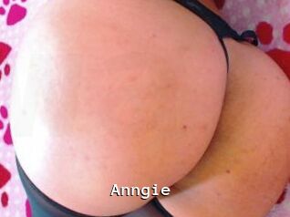 Anngie_
