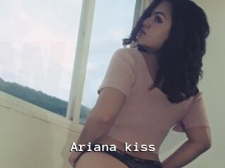 Ariana_kiss
