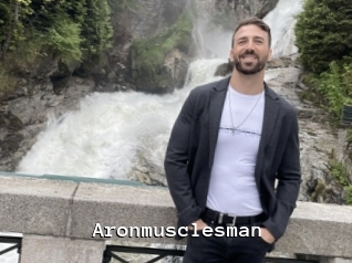 aronmusclesman Webcamsex Amateur