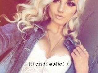 BlondieeDoll