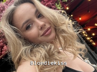 Blondiekiss