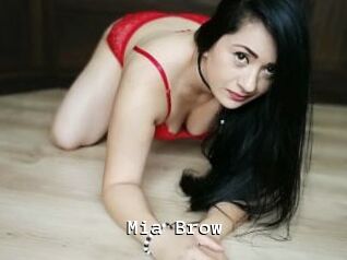 Mia_Brow
