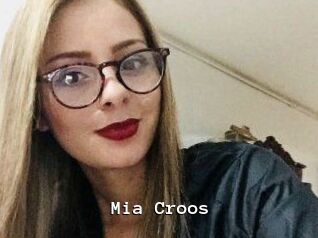 Mia_Croos