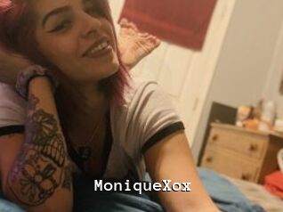 MoniqueXox