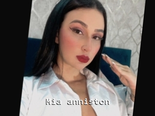 Mia_anniston