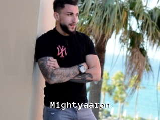 mightyaaron Webcamsex Amateur