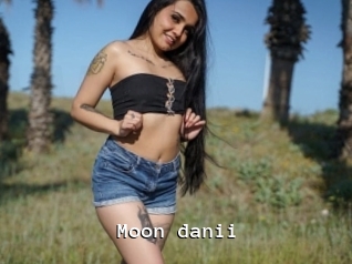 Moon_danii