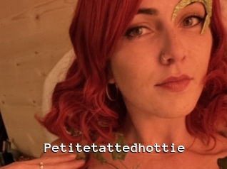 Petitetattedhottie
