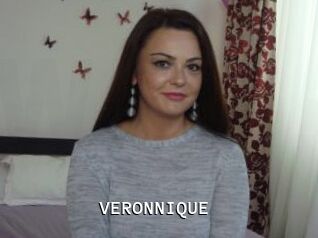 VERONNIQUE_