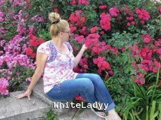 WhiteLadyy